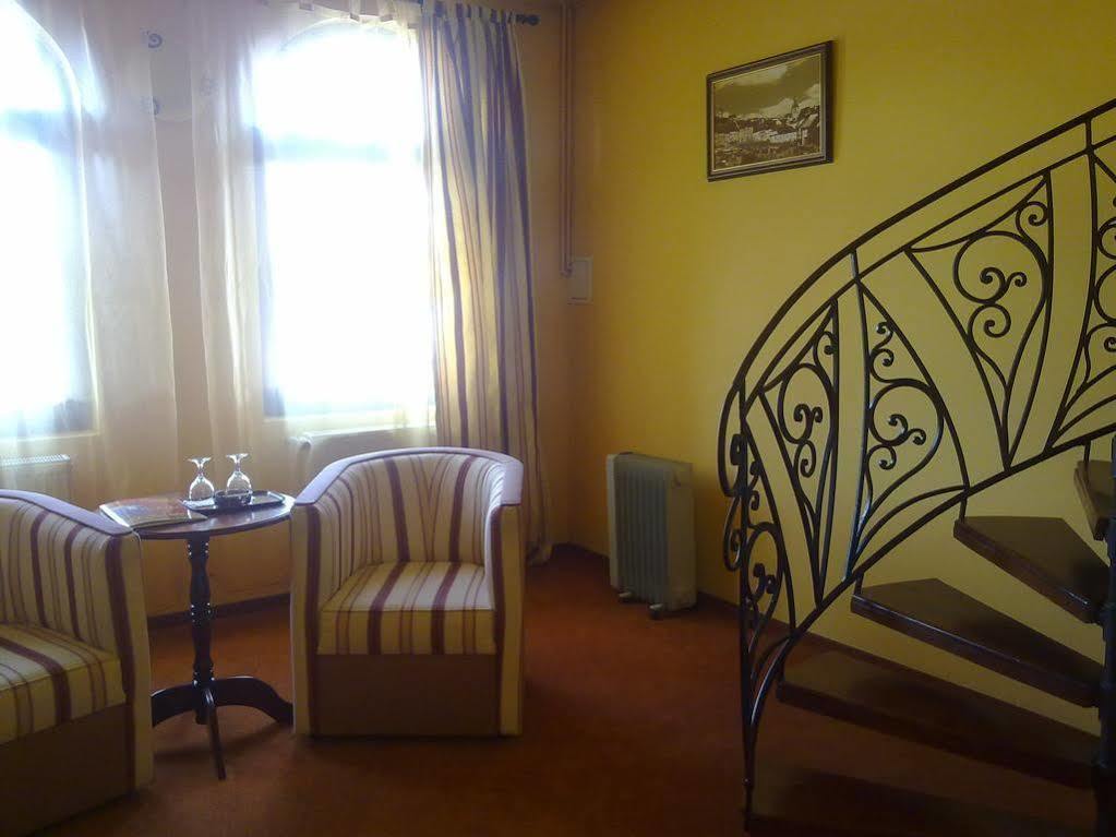 Hotel Transilvania Сигишоара Экстерьер фото